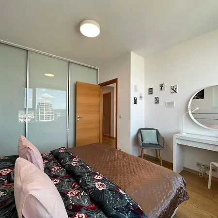 2 In 1 Building Apartment *